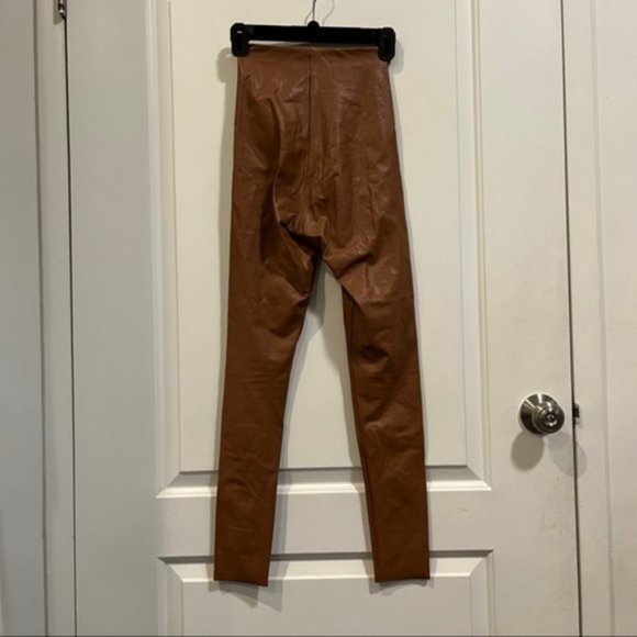 Commando Faux Leather Leggings in Color Cocoa - Picture 5 of 5